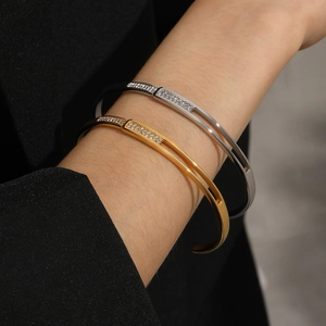 Vintage Luxus Edelstahl Gold Armreif Für Damen Mit Zirkonia Eingelegt Hohl Geometrisch Offenes Armband Schmuck