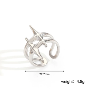 Bague étoile ouverte en argent minimaliste avec un design croisé géométrique épuré