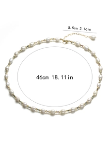 Détail du collier de perles d'eau douce avec longueur de 46cm et chaîne d'extension