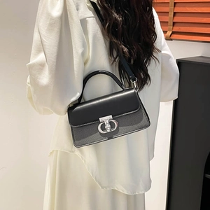 Chic contrast panel handbag with metallic CD buckle and curved handle for women