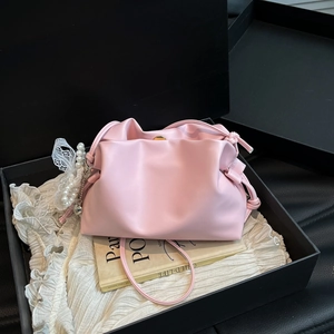 Women Ruched PU Leather Shoulder Bag Fashion Cloud Crossbody Bag With Pearl Lace Pendant Stylish Small Square Satchel Bag