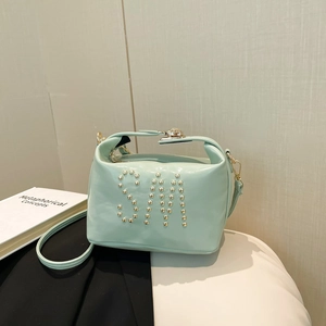 Petit Sac Carré en Cuir PU Rétro pour Femme Sac à Bandoulière à Lettres Rivetées Sac à Main Chic Décontracté Quotidien