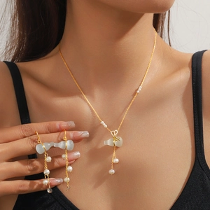 Ethnic style jewelry set with jade gourd pendants, pearls and gold butterfly necklace