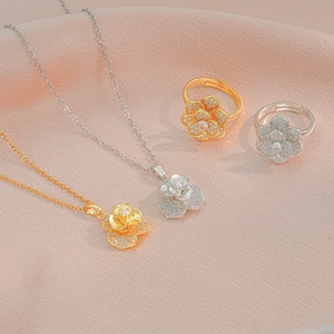 Collier Fleur De Camélia En Acier Inoxydable Et Bague Ouverte Avec Zircon Design Pétale Rotatif Bijoux Pour Femmes