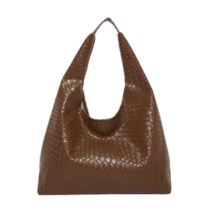 Classic large brown woven tote bag in high-quality faux leather with Hobo design