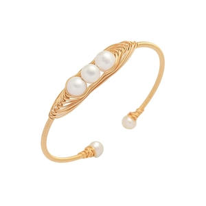 Bracelet Manchette Künstliche Perles Élégant Cuivre Plaqué Or Fil Enroulé Ouvert Ajustable Bijoux De Mode Femmes Accessoires De Main Chic