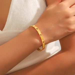 Minimalist Star Hollow Out Bangle For Women Gold Plated Stainless Steel Hinge Buckle Fashion Hand Jewelry