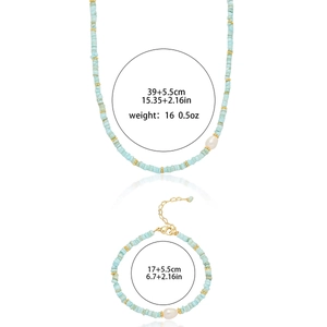 Ensemble collier et bracelet en pierres naturelles bleu clair avec perle et métal doré