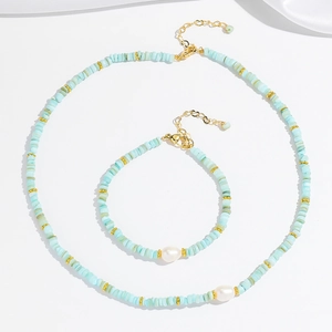 Ensemble collier et bracelet en pierres naturelles bleues avec perles et dorures