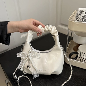 Fashion PU Leather Underarm Bag For Women With Wrinkled Handle Artificial Pearl Lace Bow Pendant Chain Shoulder Bag Sweet Cloud Hobo Bag