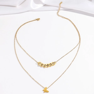 Collier double couche doré avec pendentif papillon et design de chaîne épaisse