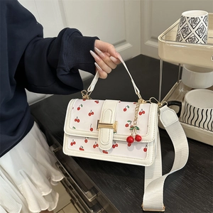Petit Sac Carré en Cuir PU Imprimé Cerise pour Femmes Avec Boucle en Métal Sac à Bandoulière Doux pour Trajet Quotidien
