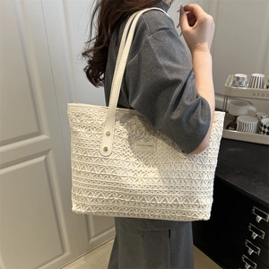 Sac cabas chic en crochet ajouré pour femmes avec bretelles élégantes en similicuir