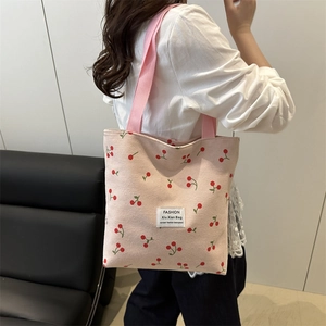 Borsa tote in velluto a coste rosa con stampe di ciliegie e tracolla alla moda per donna
