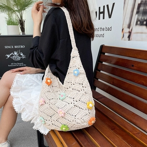 Sac fourre-tout bohème au crochet avec fleurs 3D colorées et maille ajourée