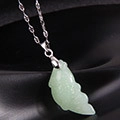 Collier Pendentif Poisson Fausse Jade Vert Clair Chaîne Acier Inoxydable Bijoux Animaux Sculptés Pour Femmes Élégant