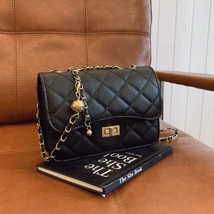Sac à Épaule Femme Mode Matelassé en Cuir PU Sac Bandoulière Élégant Avec Chaîne et Ajusteur de Boule Dorée Sac Carré