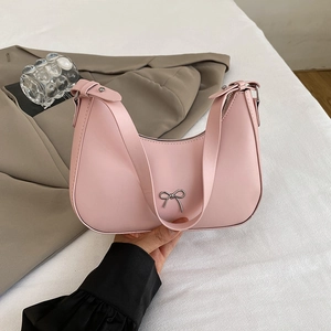 Dames Mode PU Leer Halve Maan Hobo Onderarmtas Met Metalen Strik Decoratie Verstelbare Riem Casual Kleine Schoudertas