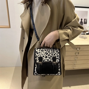 Leoparden-Patchwork-Umhängetasche für Damen mit Doppelschnallen und Schultergurt
