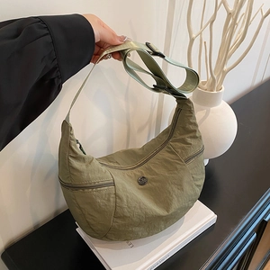 Borsa A Tracolla Mezzaluna In Nylon Increspato Grande Capacità Tasche Multiple Borsa A Spalla Casual Donna Minimalista