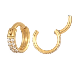 F136 Titanium gouden huggie oorbellen met dubbele rijen kristallen en scharniersluiting