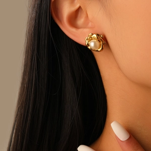 Elegant Flower Stud Earrings Stainless Steel Freshwater Pearl Camellia Gold Plated Niche Design Jewelry For Women