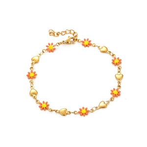 Bracelet à chaîne dorée avec breloques marguerites colorées et pendentifs en forme de cœur