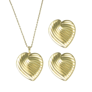 Luxury gold heart jewelry set featuring textured necklace and stud earrings for women