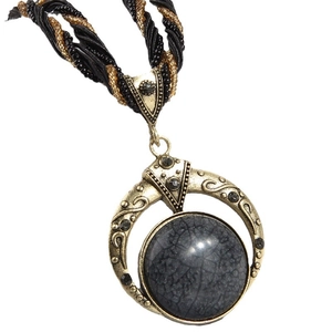Bohemian vintage round crackle stone pendant necklace with antique gold finish
