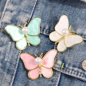 Elegante Spilla a Farfalla in Lega Con Perla Artificial Sintetica Rosa Bianco Verde Smalto Insetto Pin per Risvolto da Donna Moda