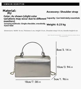 Détail du sac à chaîne en PU argenté avec dimensions et logo mim embossé
