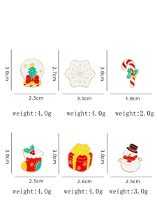 Detailed size chart for Christmas enamel pins set with snowman and festive motifs