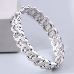 Bracciale a catena intrecciata in argento per donna con finitura lucida e design elegante
