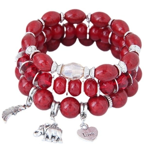 Böhmisches mehrlagiges rotes Perlenarmband-Set mit Elefanten- und Herzanhängern