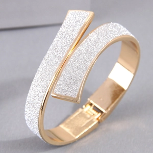 Women Alloy Hinge Bangle Crisscross Design Glitter Frosted Elegant Bracelet Fashionable Commute Jewelry Gift