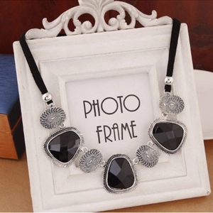 Collier Plastron Bohème Vintage Pour Femmes Alliage Géométrique Pendentif Résine Rétro Exagéré Style Ethnique Bijoux