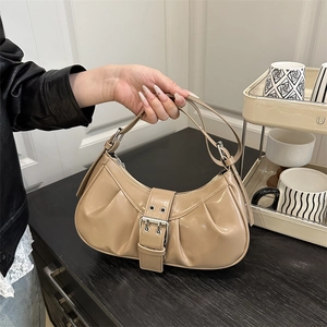 Sac Sous le Bras Plissé Rétro pour Femmes en Cuir PU Brillant Sac Hobo Avec Boucle Métallique Sac à Épaule de Mode