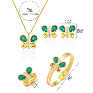 Parure papillon dorée avec émeraude: collier, boucles d'oreilles, bague et bracelet avec dimensions