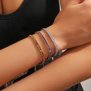 Set di tre braccialetti regolabili in zircone alla moda con finitura oro e argento