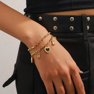 Set di bracciali a doppio strato in acciaio inossidabile dorato con cuore e zirconi