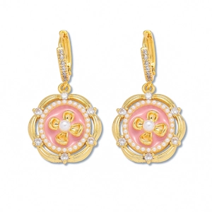 Boucles d'oreilles fleur rose en émail avec perle et zircon sur plaqué or