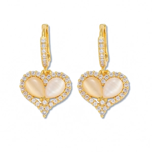 Boucles d'oreilles cœur dorées avec pierre œil de chat et pavé de cristaux de zircone