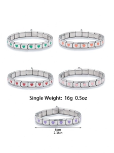 Bracelet à breloques italien avec cœurs émaillés, incluant les détails de taille