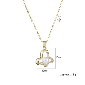 Collar de mariposa dorado con ala de circón y colgante de perla blanca para mujer