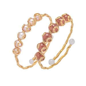 Handgemachtes Kupfer Armband Erdbeerkristall Künstliche Perle Minimalistischer Böhmischer Eleganter Offener Armreif