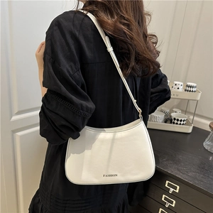 Weiße minimalistische Schultertasche mit verstellbarem Riemen und Fashion-Print-Dekor