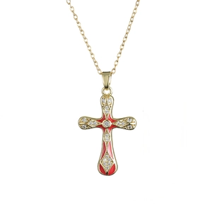 Goldene Kreuzkette mit rotem Emaille-Inlay und weißen Zirkonia-Steinen an einer O-Kette