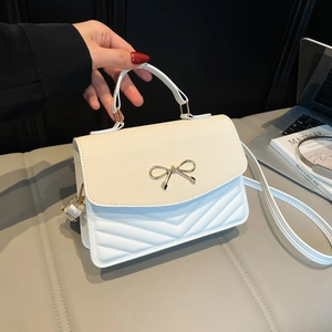 Damen Umhängetasche PU Leder Chevron Gesteppt Kleine Quadratische Handtasche Mit Metallschleifenschnalle Kontrastfarbe Pendler Elegant