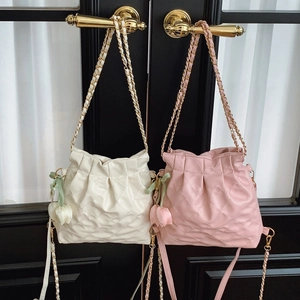 Women Quilted Bucket Bag With Tulip Charm Fashionable PU Leather Chain Shoulder Crossbody Bag For Daily Use