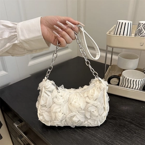 Sac Sous l'Aisselle en Maille à Fleurs Rose 3D pour Femmes Sac à Épaule en Tulle Doux Avec Chaîne Argentée Mode d'Été Fête